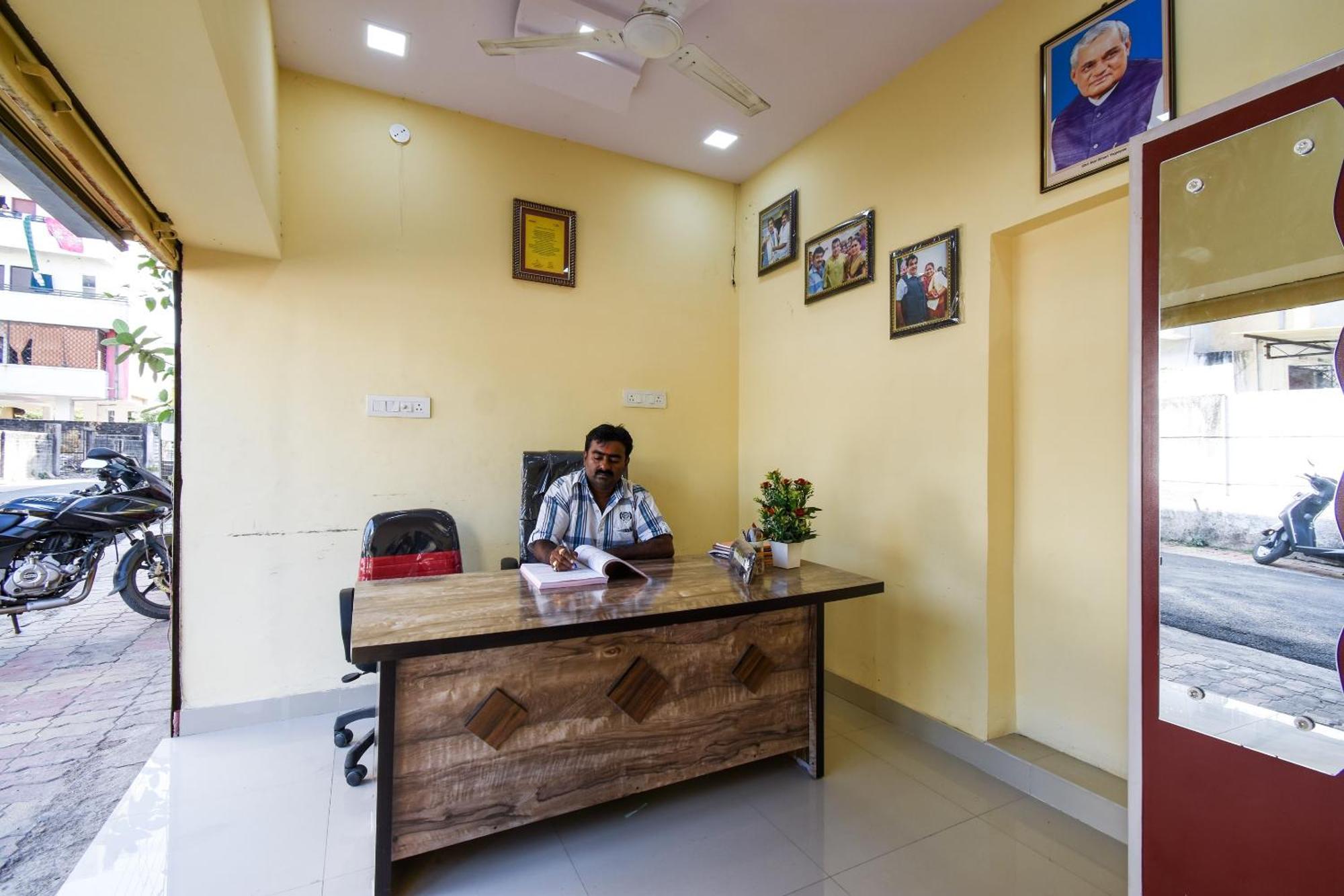 Hotel O Gaurav Guest House Nágpur Kültér fotó